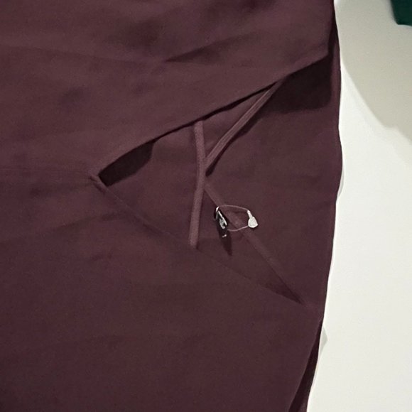 UNIQLO SHORT DOLMAN SLEEVE V NECK CRISS CROSS BACK TOP WOMEN BURGUNDY SIZE XS - Picture 4 of 10